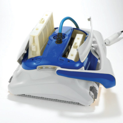Dolphin Maximus x-90 mit PVC-Bürste